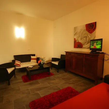 Medievale 6 Apartment *